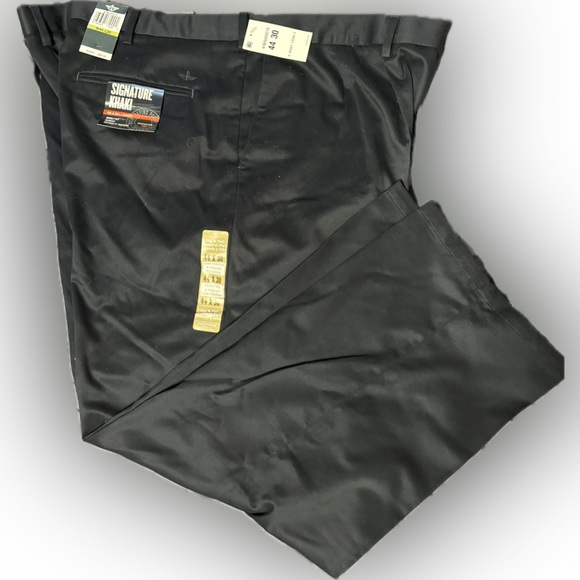 NWT Men's Dockers Signature Khaki Pleaded
Pants-BLACK Size-44x30 BIG & TALL - Picture 2 of 7